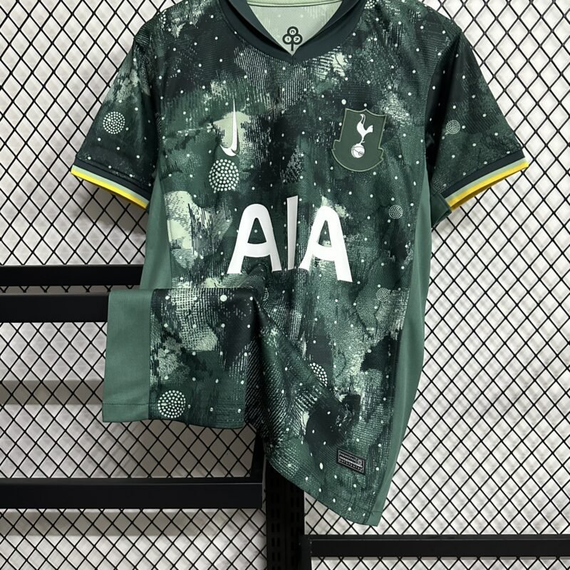 טוטנהאם שלישית 2022/23