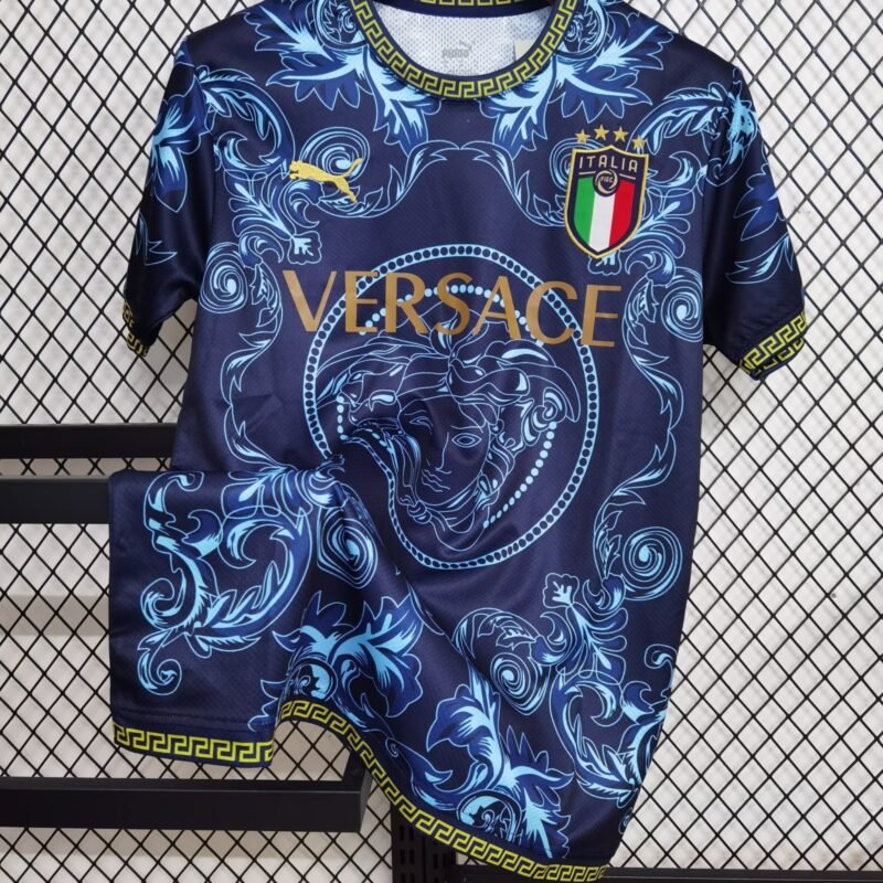 איטליה ספיישל ורסצ'ה 2022/23