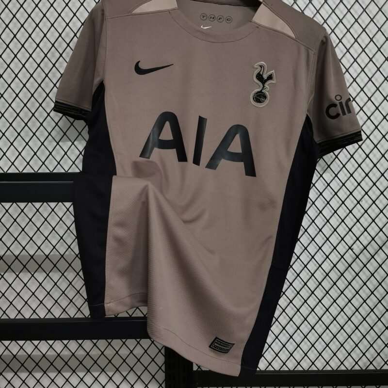 טוטנהאם שלישית 2023/24